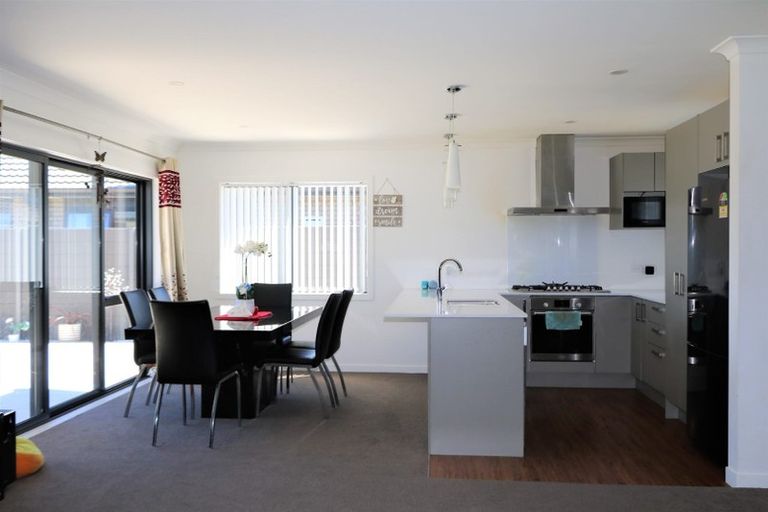 Photo of property in 32 Filmer Crescent, Wallaceville, Upper Hutt, 5018