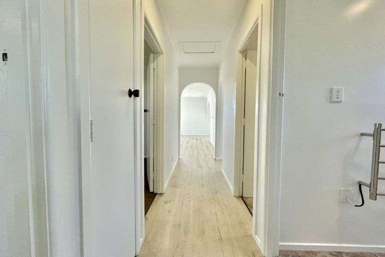 Photo of property in 20 Madison Place, Forrest Hill, Auckland, 0620