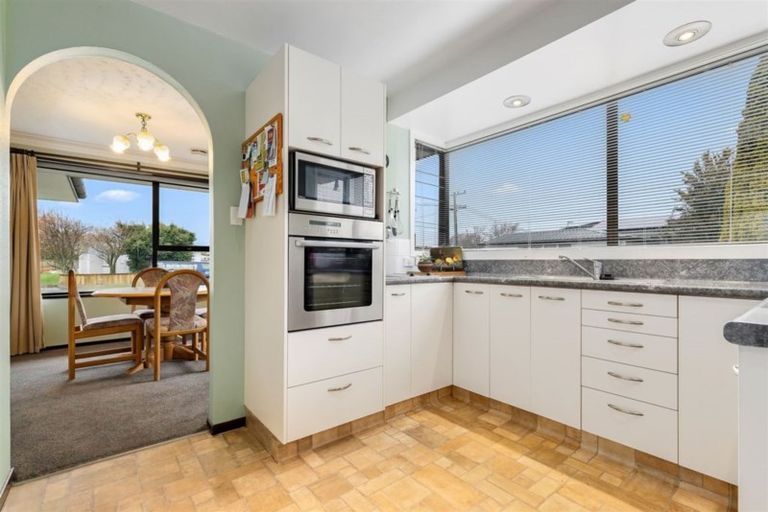 Photo of property in 19 Craven Street, Sockburn, Christchurch, 8042