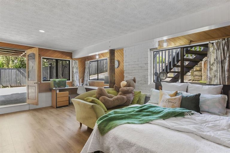 Photo of property in 50 Robbies Road, Shelly Park, Auckland, 2014