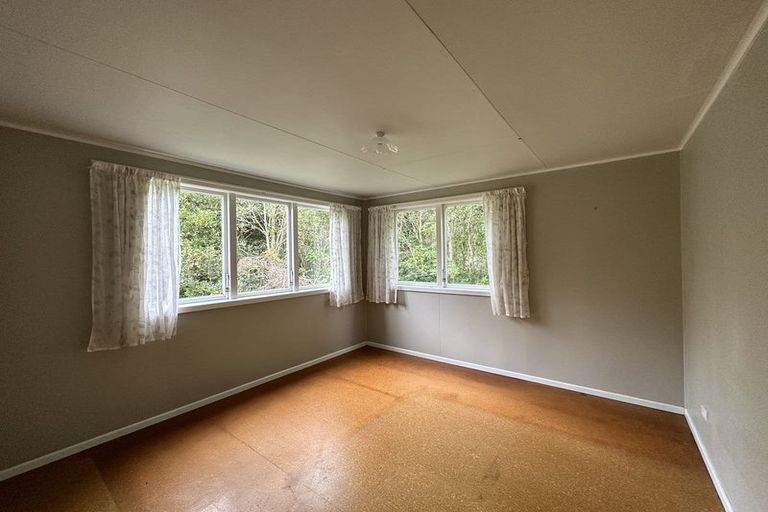 Photo of property in 128 Awai Road, Tarurutangi, New Plymouth, 4372