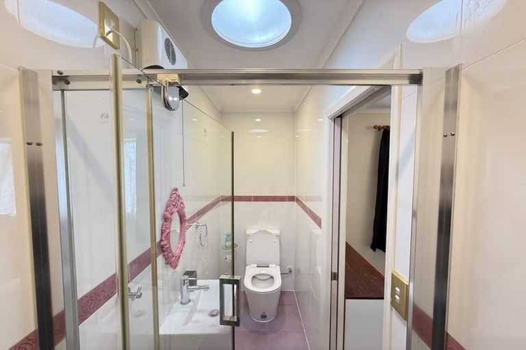 Photo of property in 23 Gilliam Street, New Lynn, Auckland, 0600