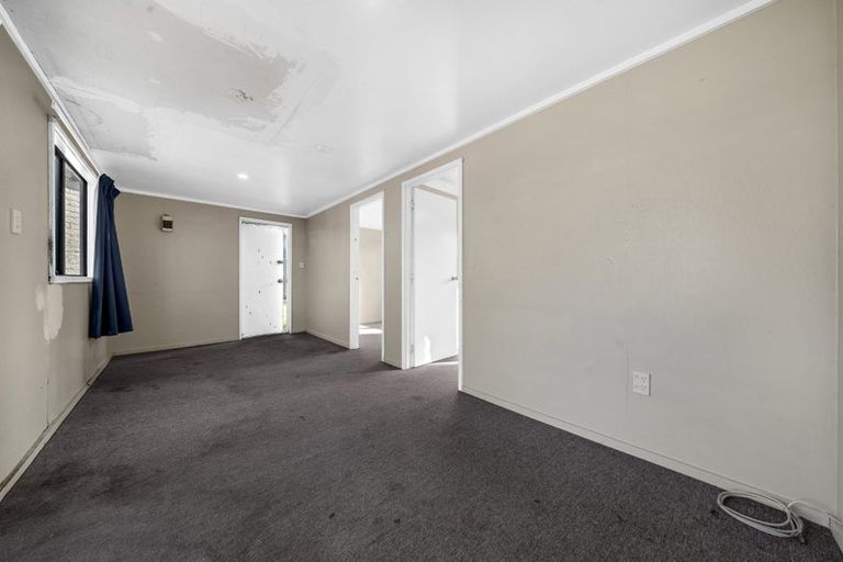 Photo of property in 25 Sharland Avenue, Manurewa, Auckland, 2102