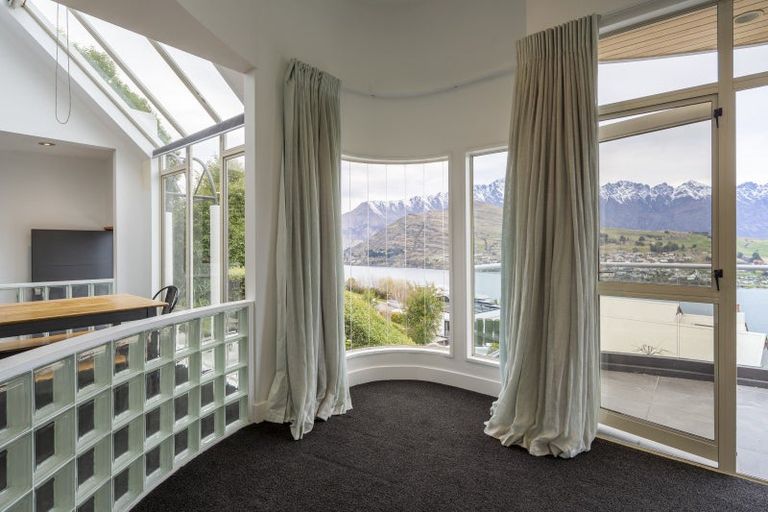 Photo of property in 11 Peregrine Place, Queenstown, 9300