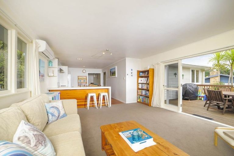 Photo of property in 23 Infidel Place, Torbay, Auckland, 0630