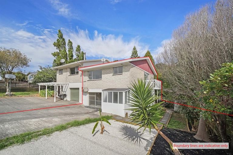 Photo of property in 2/10 Woodvale Road, Glen Eden, Auckland, 0602