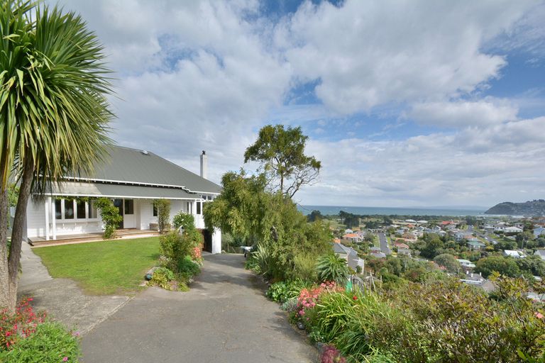 Photo of property in 40 Tomahawk Road, Andersons Bay, Dunedin, 9013