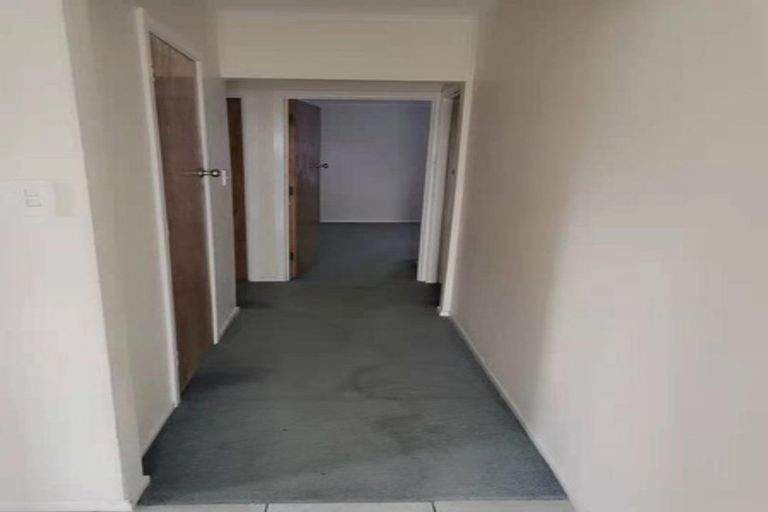 Photo of property in 14 Denyer Place, New Lynn, Auckland, 0600