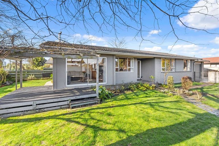 Photo of property in 1 Tracy Place, Redwood, Christchurch, 8051
