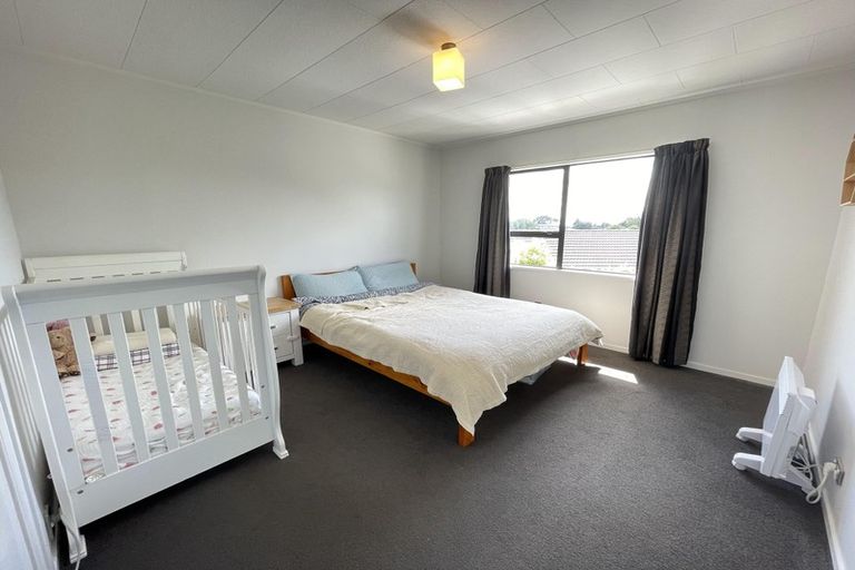 Photo of property in 4 Luxor Place, Massey, Auckland, 0614
