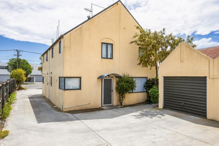 Photo of property in 2/36 Mathesons Road, Phillipstown, Christchurch, 8011