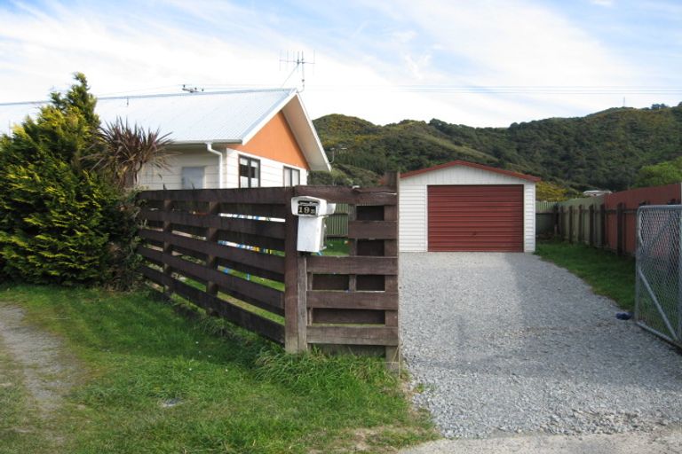 Photo of property in 19b Weymouth Grove, Wainuiomata, Lower Hutt, 5014