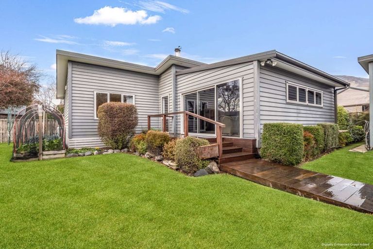 Photo of property in 5 Ryton Place, Lake Coleridge, 7572