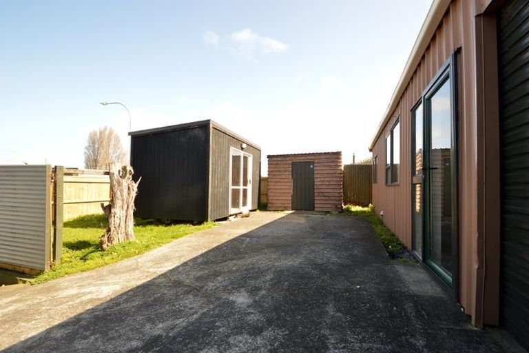 Photo of property in 5 Beatty Avenue, Manurewa, Auckland, 2102