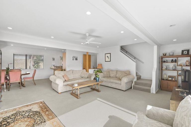 Photo of property in 2/94a Coronation Road, Hillcrest, Auckland, 0627