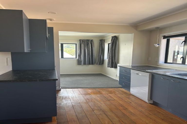 Photo of property in 49 Hindmarsh Street, Johnsonville, Wellington, 6037