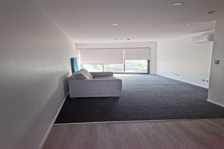 Photo of property in 206/9 East Street, Papakura, 2110