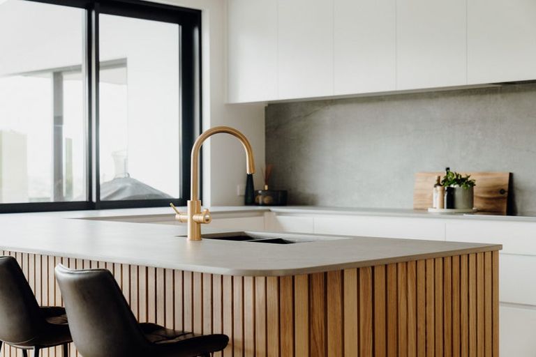 Photo of property in 10 Manaakitia Road, Karaka, 2124