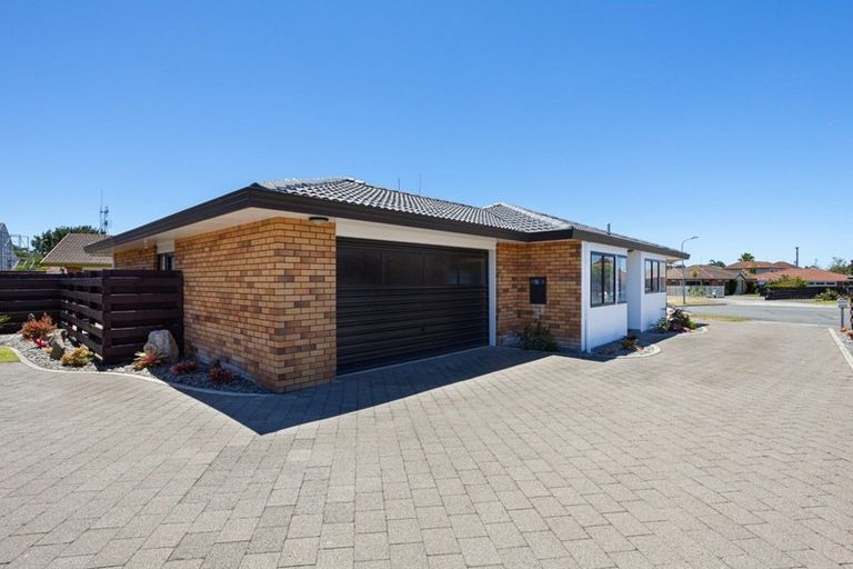 Photo of property in 13 Ngamotu Place, Mount Maunganui, 3116