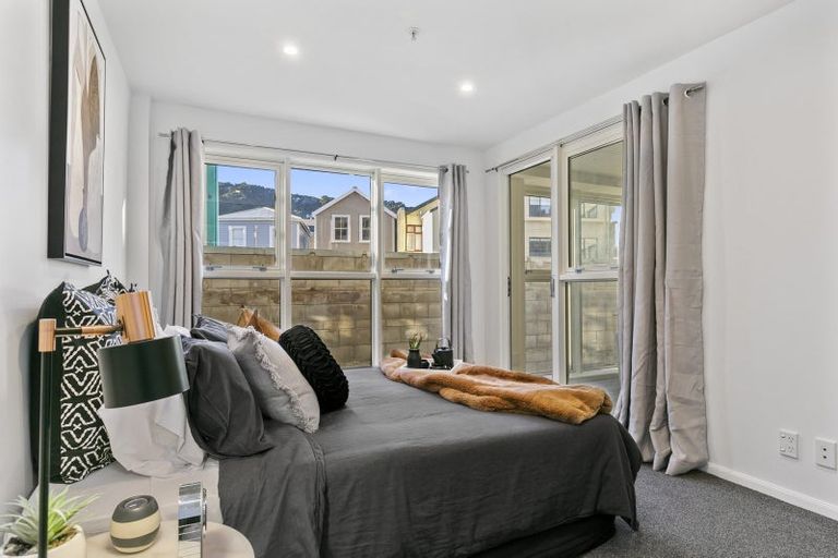 Photo of property in 2e/5 Kent Terrace, Mount Victoria, Wellington, 6011