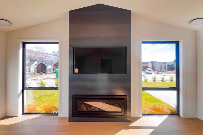 Photo of property in 12 Mason Street, Wanaka, 9305