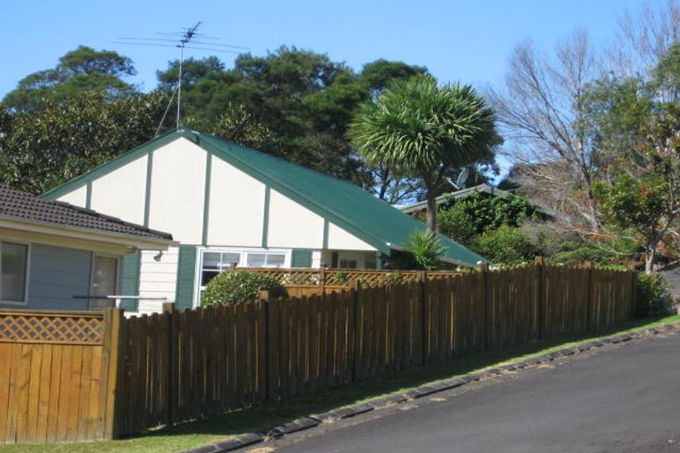 Photo of property in 18 Mistletoe Place, Browns Bay, Auckland, 0630