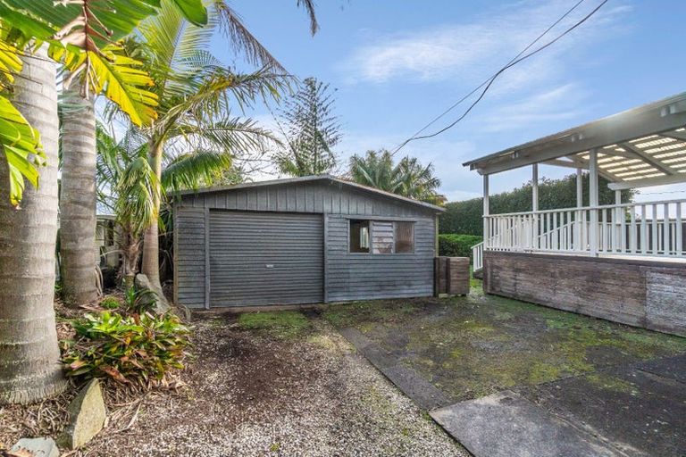 Photo of property in 13 Amberley Avenue, Te Atatu South, Auckland, 0610