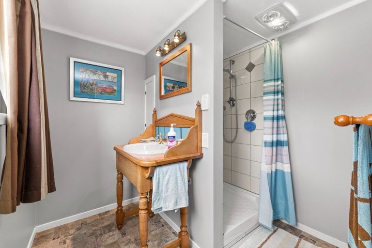 Photo of property in 38 Pipiroa Road, Ngatea, 3503