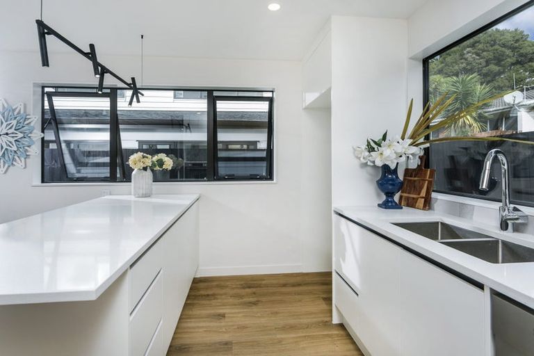 Photo of property in 15b Koromiko Street, New Lynn, Auckland, 0600