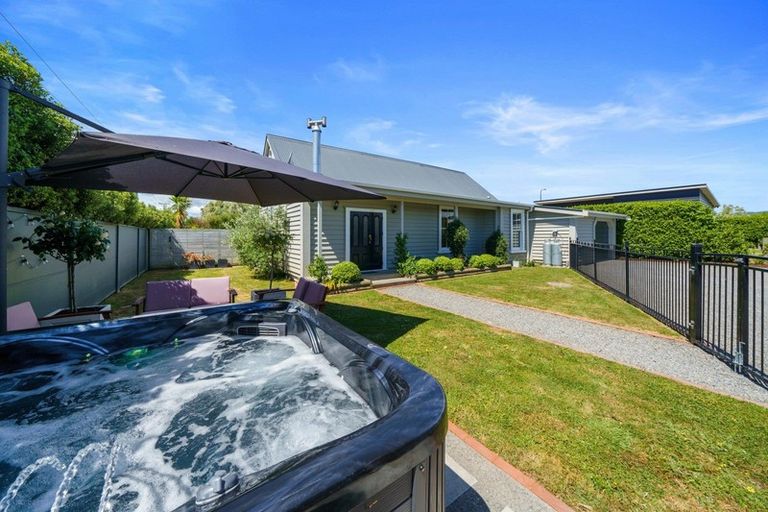 Photo of property in 99 Jellicoe Street, Martinborough, 5711