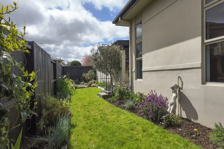 Photo of property in 20 Devoy Drive, Owhata, Rotorua, 3010
