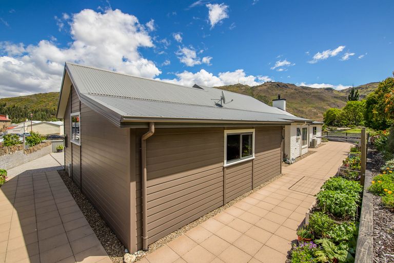 Photo of property in 15 Holloway Street, Clyde, 9330