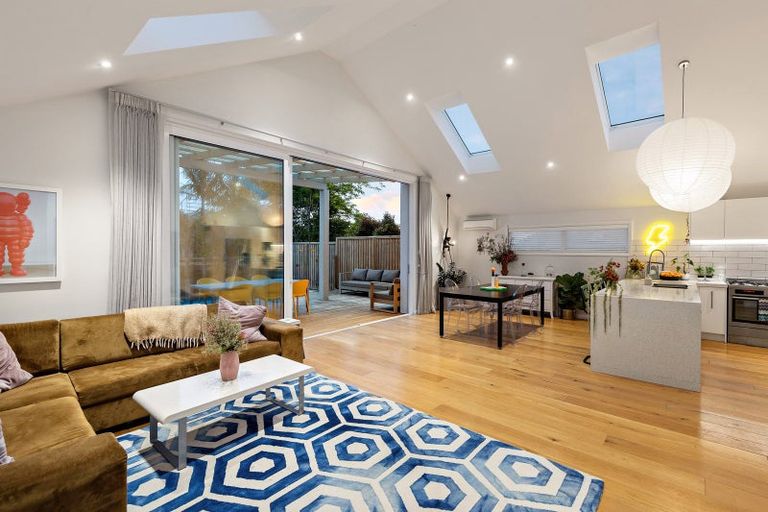 Photo of property in 6 Wainoni Avenue, Point Chevalier, Auckland, 1022