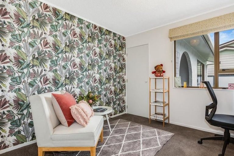 Photo of property in 7 Deveron Place, Tawa, Wellington, 5028