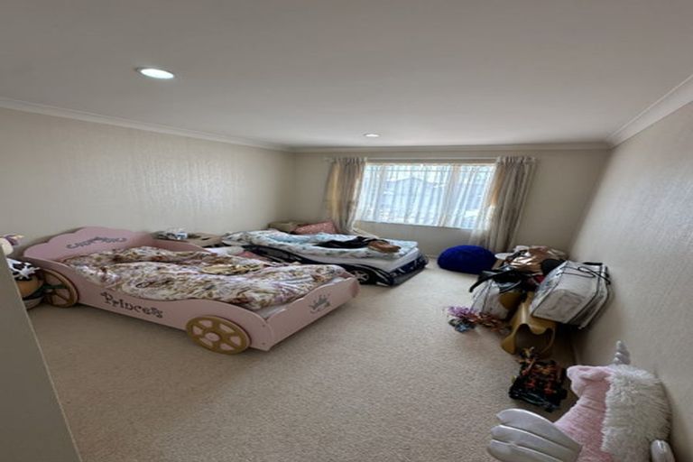 Photo of property in 6 Nathan Close, Somerville, Auckland, 2014