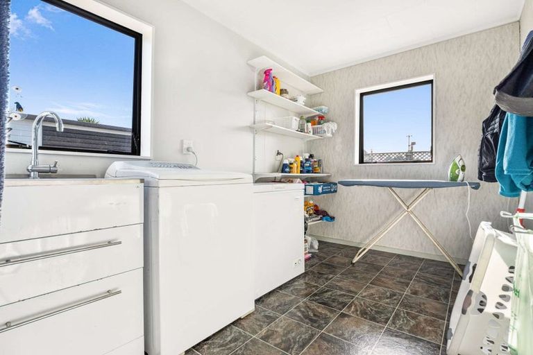 Photo of property in 52 Racecourse Road, Waiuku, 2123