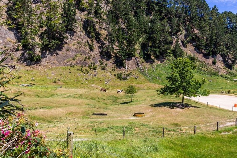 Photo of property in 819 Tukairangi Road, Acacia Bay, Taupo, 3385