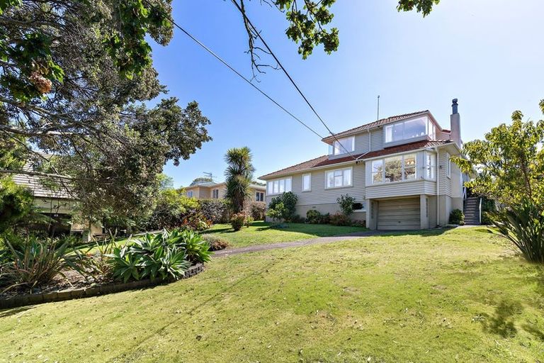Photo of property in 19 Belmont Terrace, Milford, Auckland, 0620