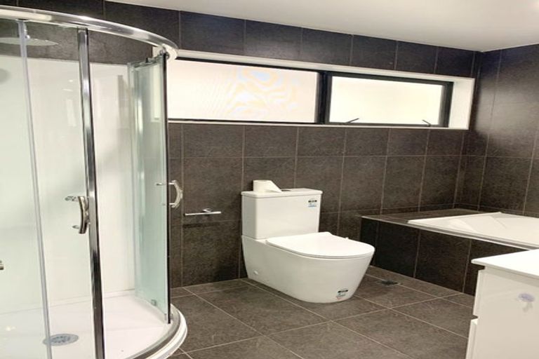 Photo of property in 8 Pihoihoi Place, Hobsonville, Auckland, 0616