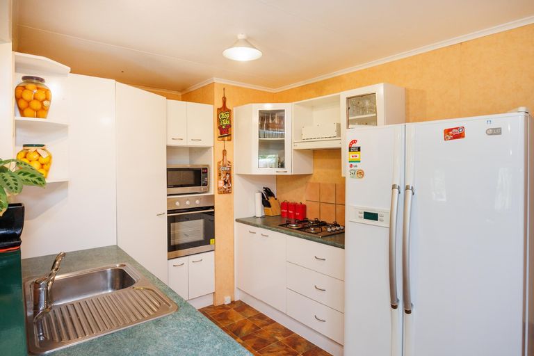 Photo of property in 17 Tilbury Avenue, Hokowhitu, Palmerston North, 4410