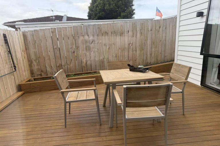 Photo of property in 49b Vera Road, Te Atatu South, Auckland, 0610