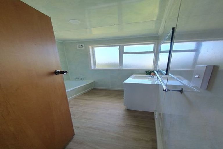 Photo of property in 32a Golf Links Road, Shirley, Christchurch, 8061