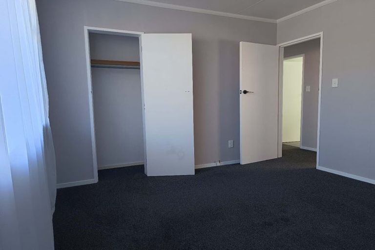Photo of property in 43 Ruamahanga Crescent, Terrace End, Palmerston North, 4410