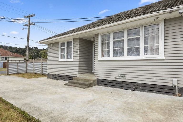 Photo of property in 308 George Street, Stokes Valley, Lower Hutt, 5019