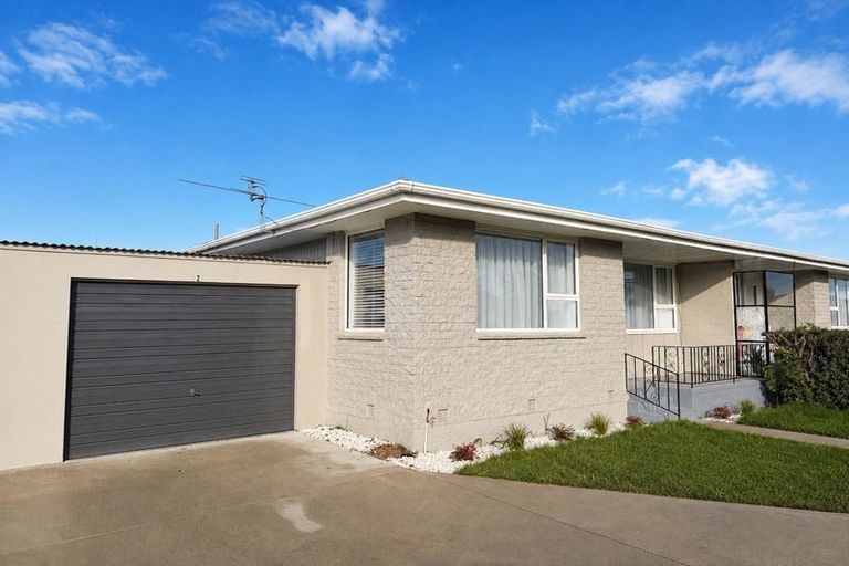 Photo of property in 2/16 Division Street, Riccarton, Christchurch, 8041