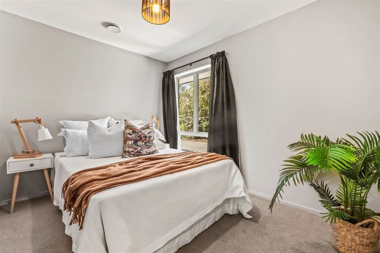 Photo of property in 22 Wendy Place, Heathcote Valley, Christchurch, 8022