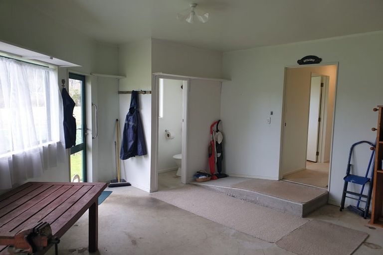 Photo of property in 6 Allman Drive, Coromandel, 3506