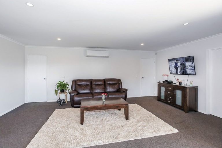 Photo of property in 16 Lippiatt Crescent, Pokeno, 2402