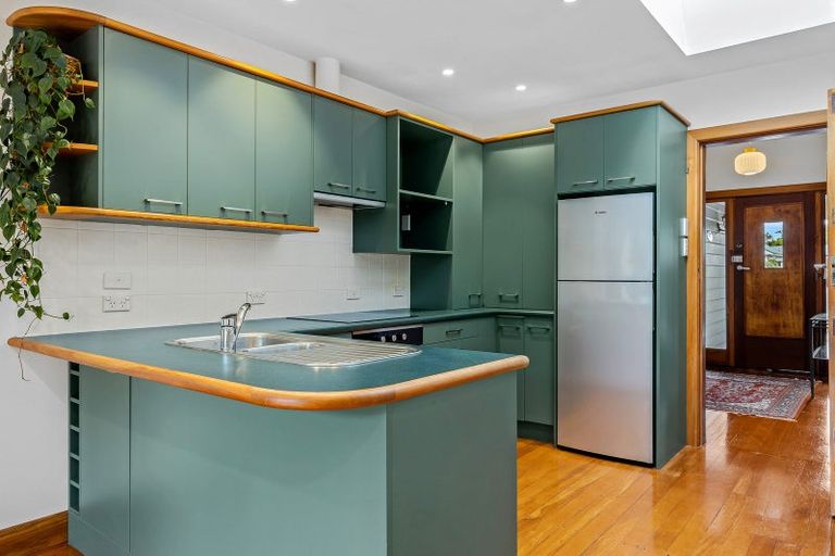 Photo of property in 84 Saint Martins Road, Saint Martins, Christchurch, 8022