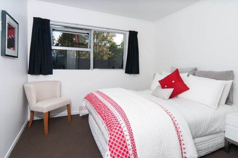 Photo of property in 29 Hollyhock Place, Browns Bay, Auckland, 0630